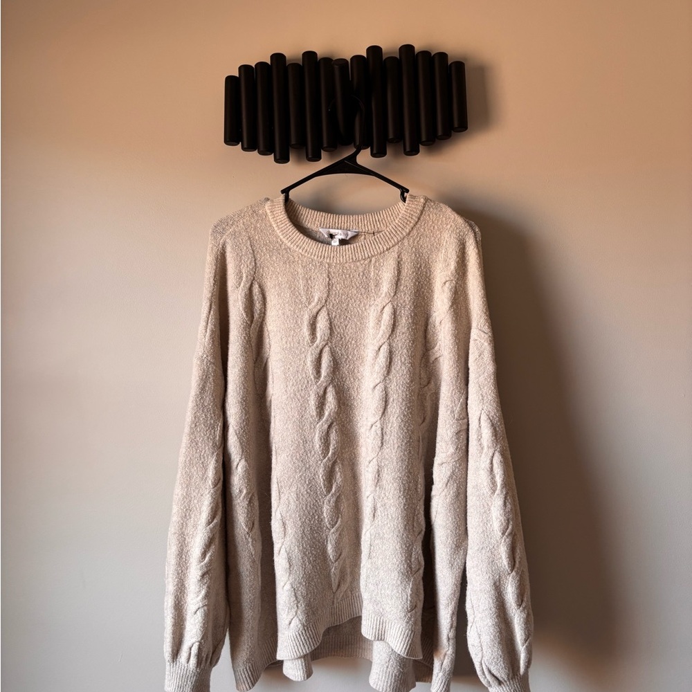 crown & ivy Cream Cable-Knit Crewneck Sweater
